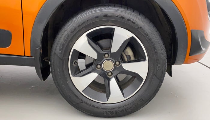 2019 Tata NEXON XZA PLUS DIESEL DUAL TONE, Diesel, Automatic, 35,671 km, Right Front Wheel