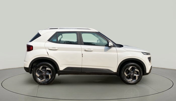 2020 Hyundai VENUE SX 1.5 CRDI, Diesel, Manual, 16,957 km, Right Side View
