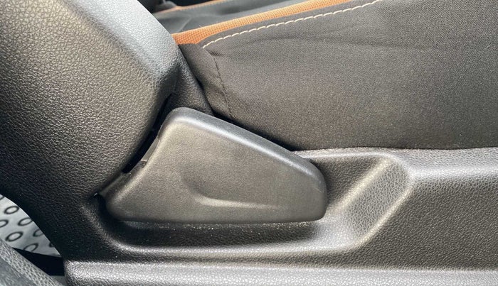 2021 Renault Kwid CLIMBER 1.0 AMT (O), Petrol, Automatic, 11,114 km, Driver Side Adjustment Panel