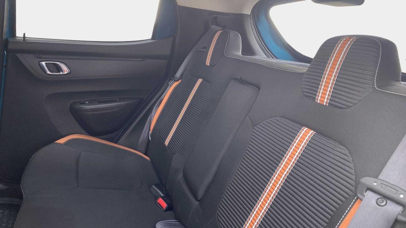 2021 Renault Kwid CLIMBER 1.0 AMT (O), Petrol, Automatic, 11,114 km, Right Side Rear Door Cabin