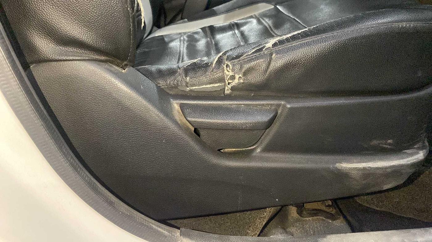 2015 Hyundai Eon MAGNA +, Petrol, Manual, 97,565 km, Driver Side Adjustment Panel