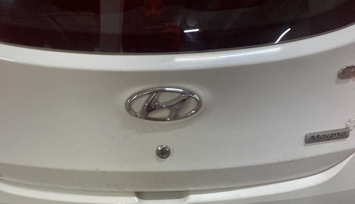 2015 Hyundai Eon MAGNA +, Petrol, Manual, 97,565 km, Dicky (Boot door) - Slightly dented