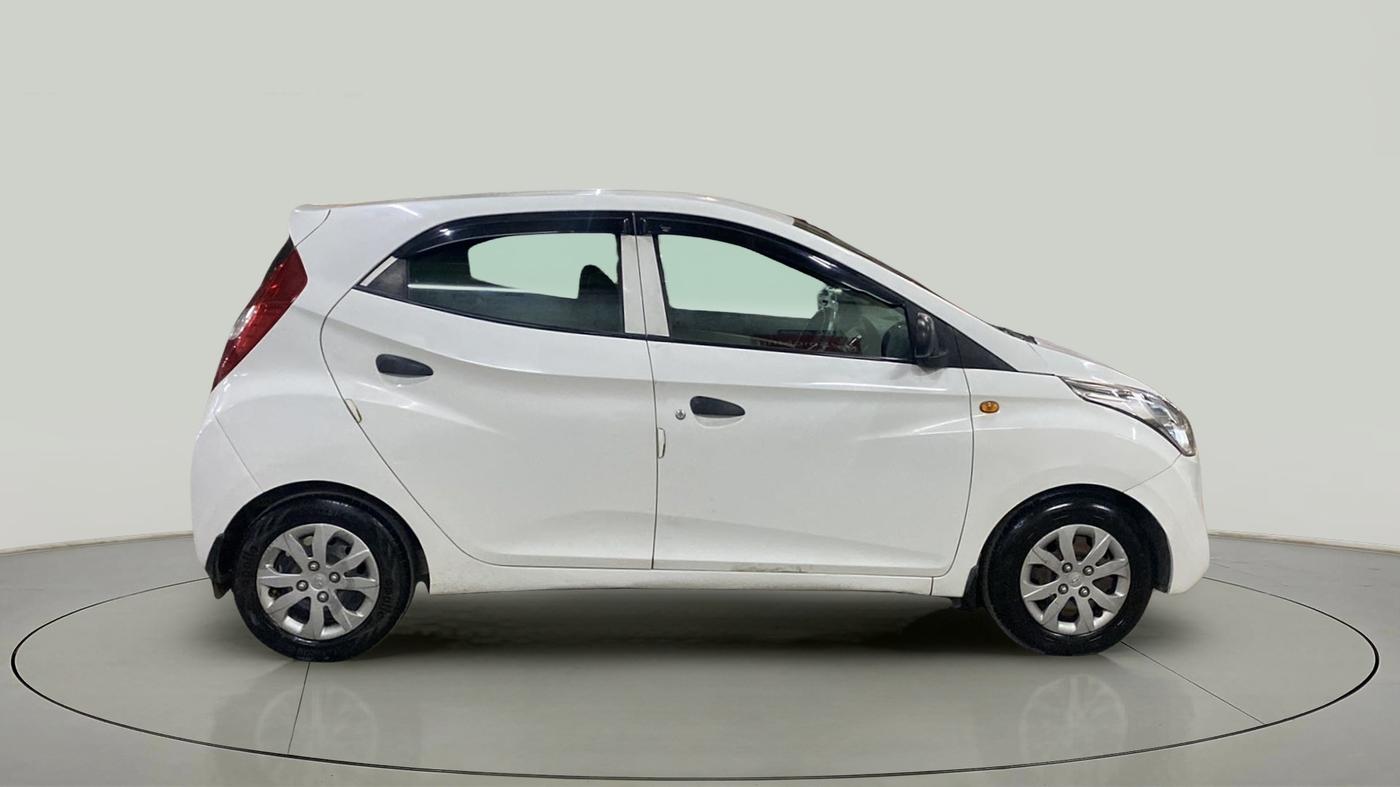 2015 Hyundai Eon MAGNA +, Petrol, Manual, 97,565 km, Right Side View