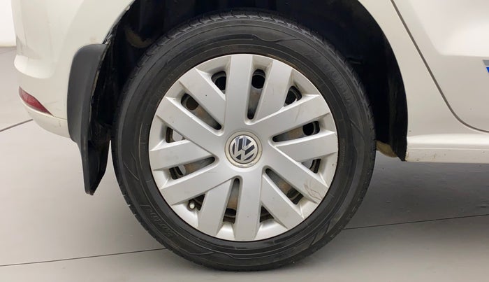 2013 Volkswagen Polo COMFORTLINE 1.2L PETROL, Petrol, Manual, 1,10,410 km, Right Rear Wheel