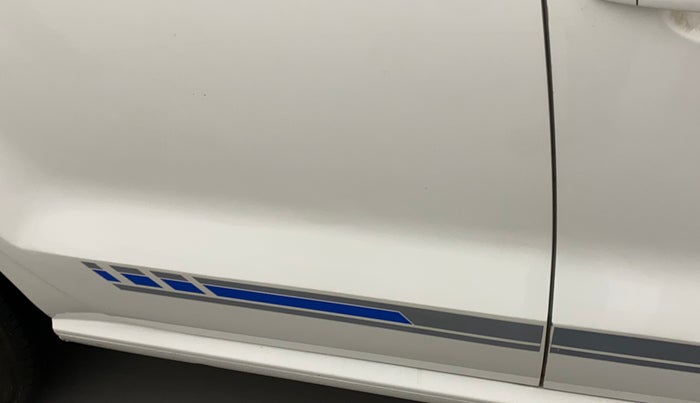2013 Volkswagen Polo COMFORTLINE 1.2L PETROL, Petrol, Manual, 1,10,410 km, Right rear door - Graphic sticker