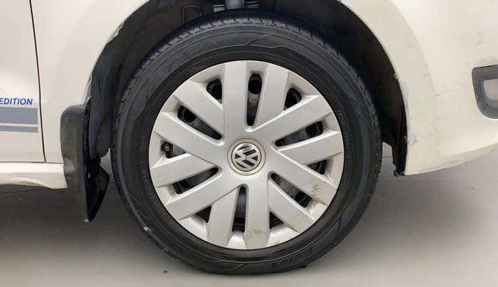 2013 Volkswagen Polo COMFORTLINE 1.2L PETROL, Petrol, Manual, 1,10,410 km, Right Front Wheel