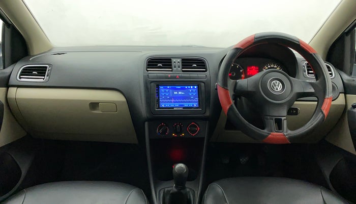 2013 Volkswagen Polo COMFORTLINE 1.2L PETROL, Petrol, Manual, 1,10,410 km, Dashboard