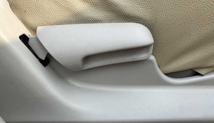 2020 Maruti Celerio VXI (O) CNG, CNG, Manual, 44,608 km, Driver Side Adjustment Panel