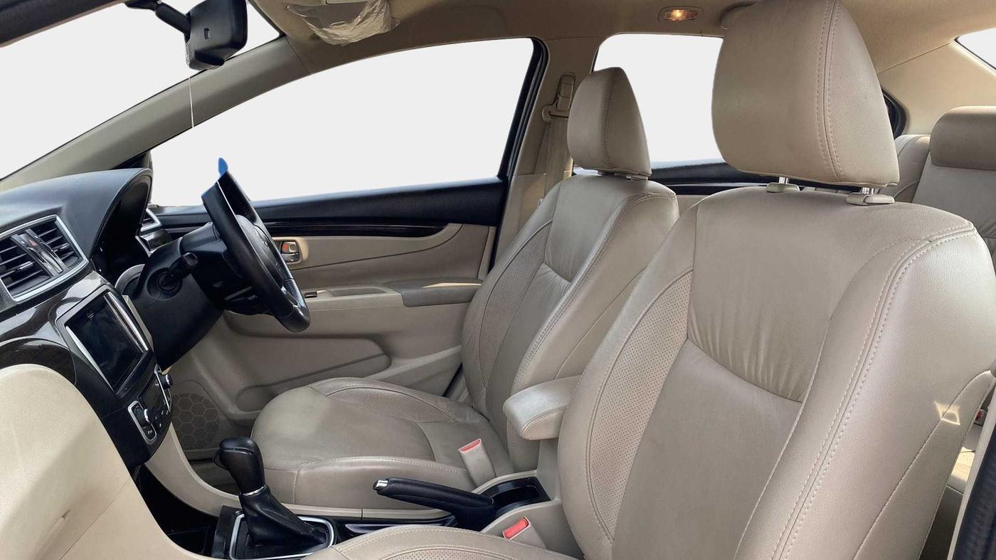 2016 Maruti Ciaz ZXI AT, Petrol, Automatic, 42,180 km, Right Side Front Door Cabin