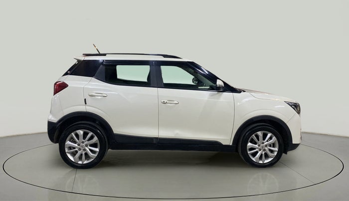 2020 Mahindra XUV300 W8 1.5 DIESEL, Diesel, Manual, 28,193 km, Right Side View