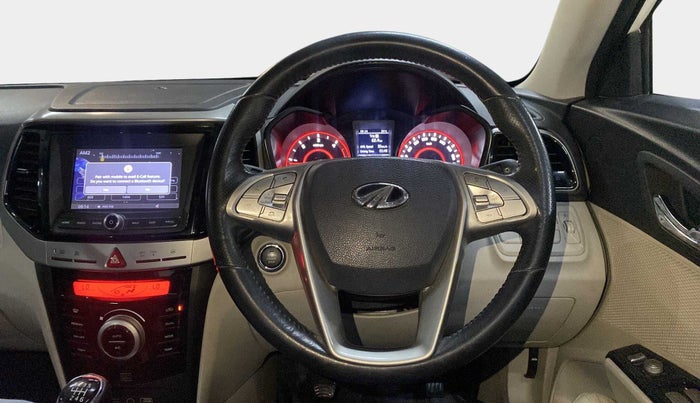 2020 Mahindra XUV300 W8 1.5 DIESEL, Diesel, Manual, 28,193 km, Steering Wheel Close Up