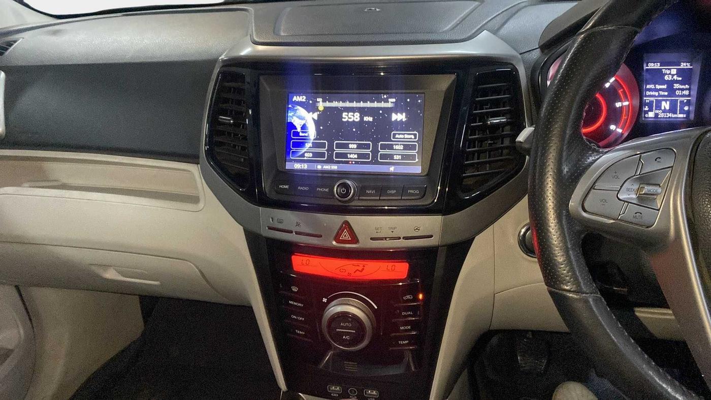 2020 Mahindra XUV300 W8 1.5 DIESEL, Diesel, Manual, 28,193 km, Air Conditioner