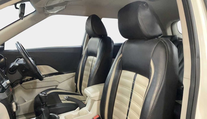 2020 Mahindra XUV300 W8 1.5 DIESEL, Diesel, Manual, 28,193 km, Right Side Front Door Cabin