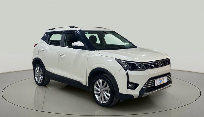 2020 Mahindra XUV300 W8 1.5 DIESEL, Diesel, Manual, 28,193 km, Right Front Diagonal