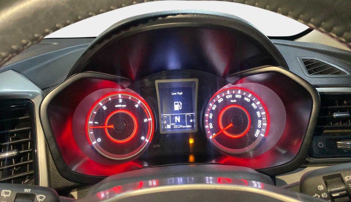 2020 Mahindra XUV300 W8 1.5 DIESEL, Diesel, Manual, 28,193 km, Odometer Image