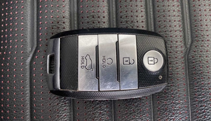 2020 KIA SONET GTX PLUS 1.0 IMT, Petrol, Manual, 75,043 km, Key Close Up