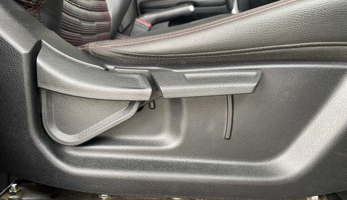2020 KIA SONET GTX PLUS 1.0 IMT, Petrol, Manual, 75,043 km, Driver Side Adjustment Panel