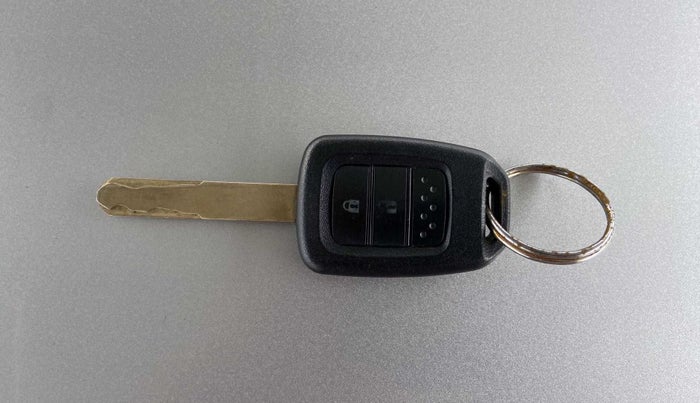 2016 Honda Jazz 1.2L I-VTEC V, Petrol, Manual, 1,06,375 km, Key Close Up