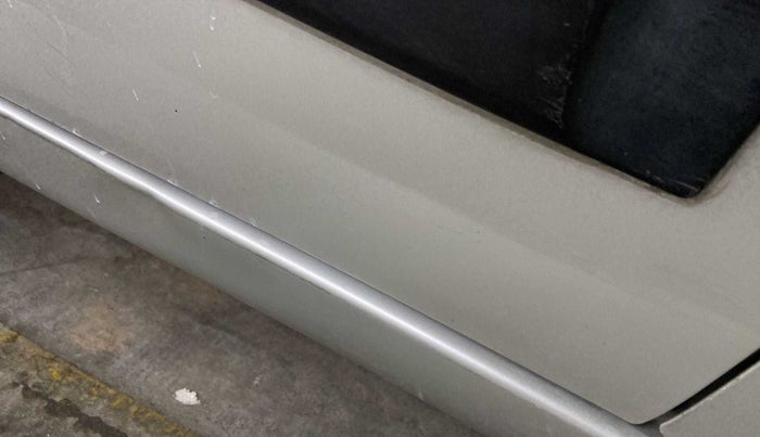 2016 Maruti Wagon R 1.0 VXI, Petrol, Manual, 30,922 km, Right rear door - Minor scratches