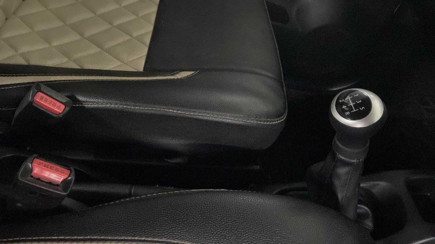 2016 Maruti Wagon R 1.0 VXI, Petrol, Manual, 30,922 km, Gear Lever