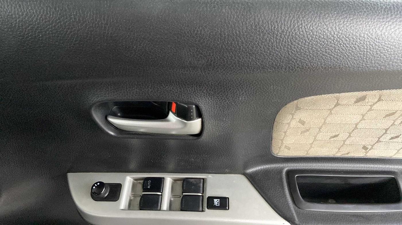 2016 Maruti Wagon R 1.0 VXI, Petrol, Manual, 30,922 km, Driver Side Door Panels Control