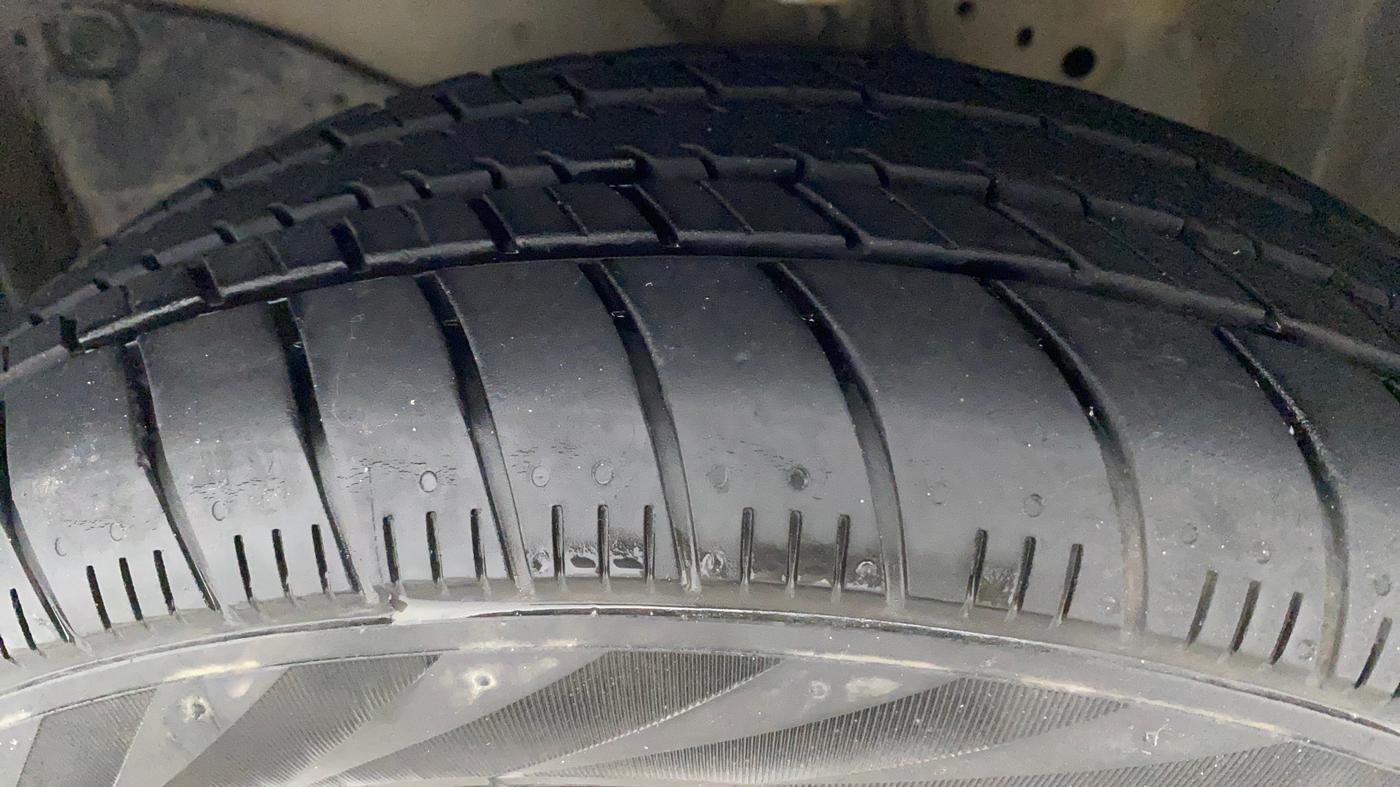 2014 Honda Brio S MT, Petrol, Manual, 93,929 km, Left Front Tyre Tread