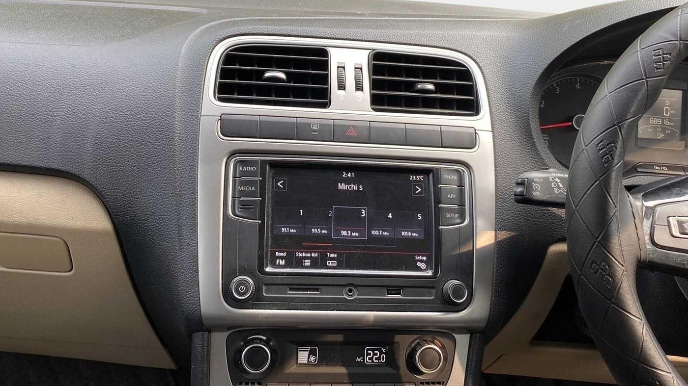 2017 Volkswagen Ameo HIGHLINE1.2L PLUS 16 ALLOY, Petrol, Manual, 68,890 km, Air Conditioner