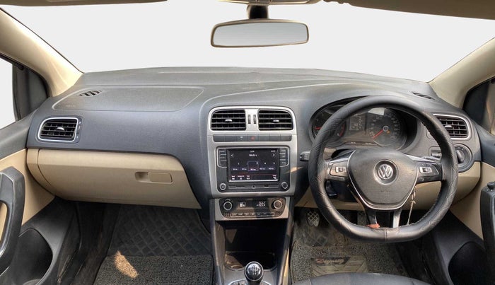 2017 Volkswagen Ameo HIGHLINE1.2L PLUS 16 ALLOY, Petrol, Manual, 68,890 km, Dashboard