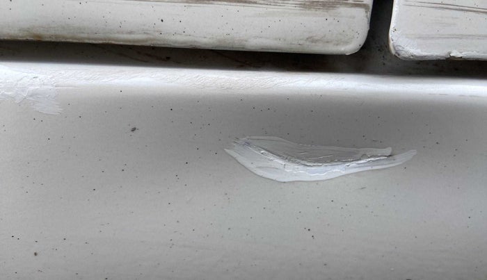 2012 Maruti Swift VXI, Petrol, Manual, 83,512 km, Right running board - Slightly dented