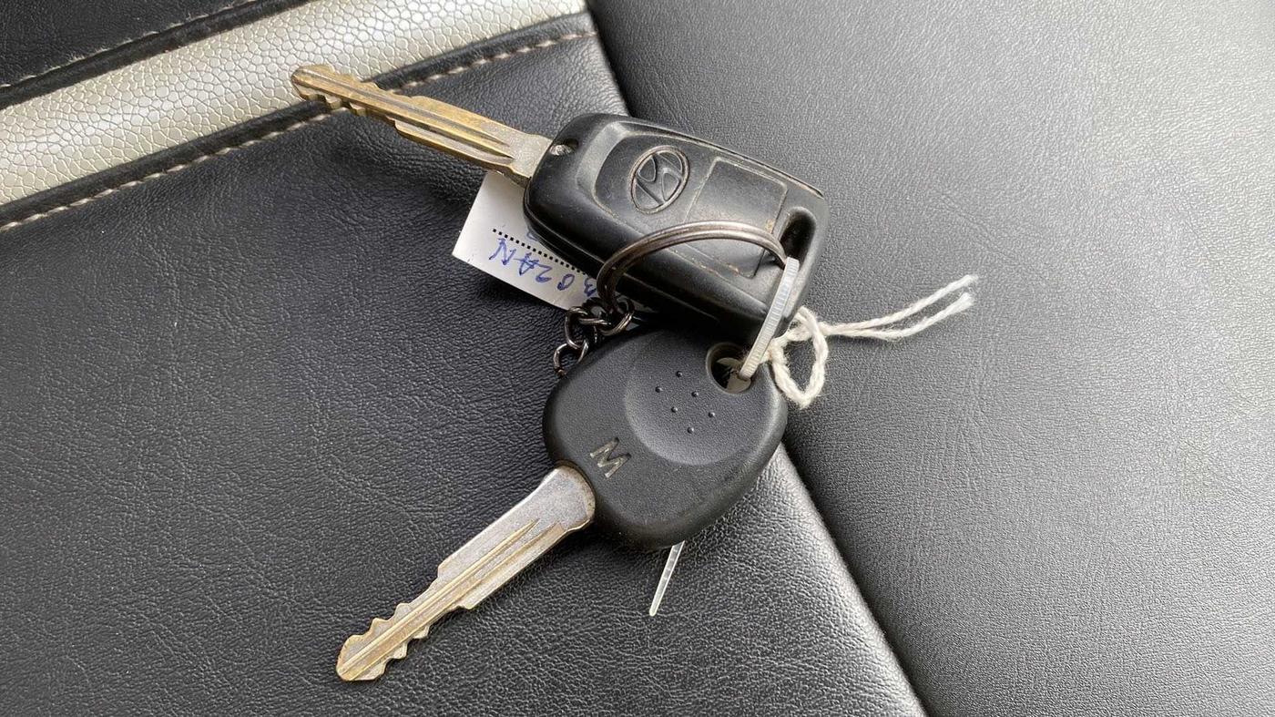 2018 Hyundai NEW SANTRO SPORTZ MT, Petrol, Manual, 35,761 km, Key Close Up
