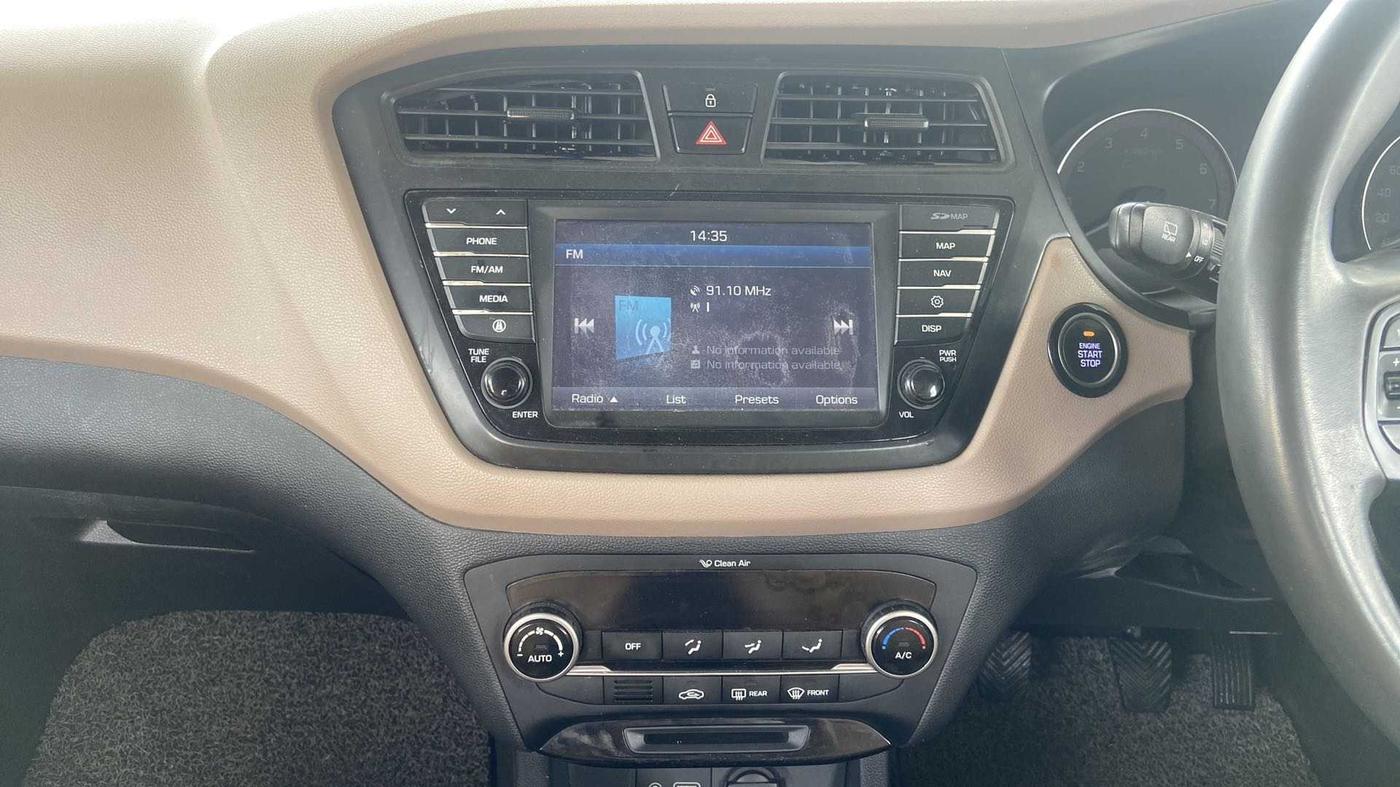 2016 Hyundai Elite i20 ASTA 1.2 (O), Petrol, Manual, 84,612 km, Air Conditioner