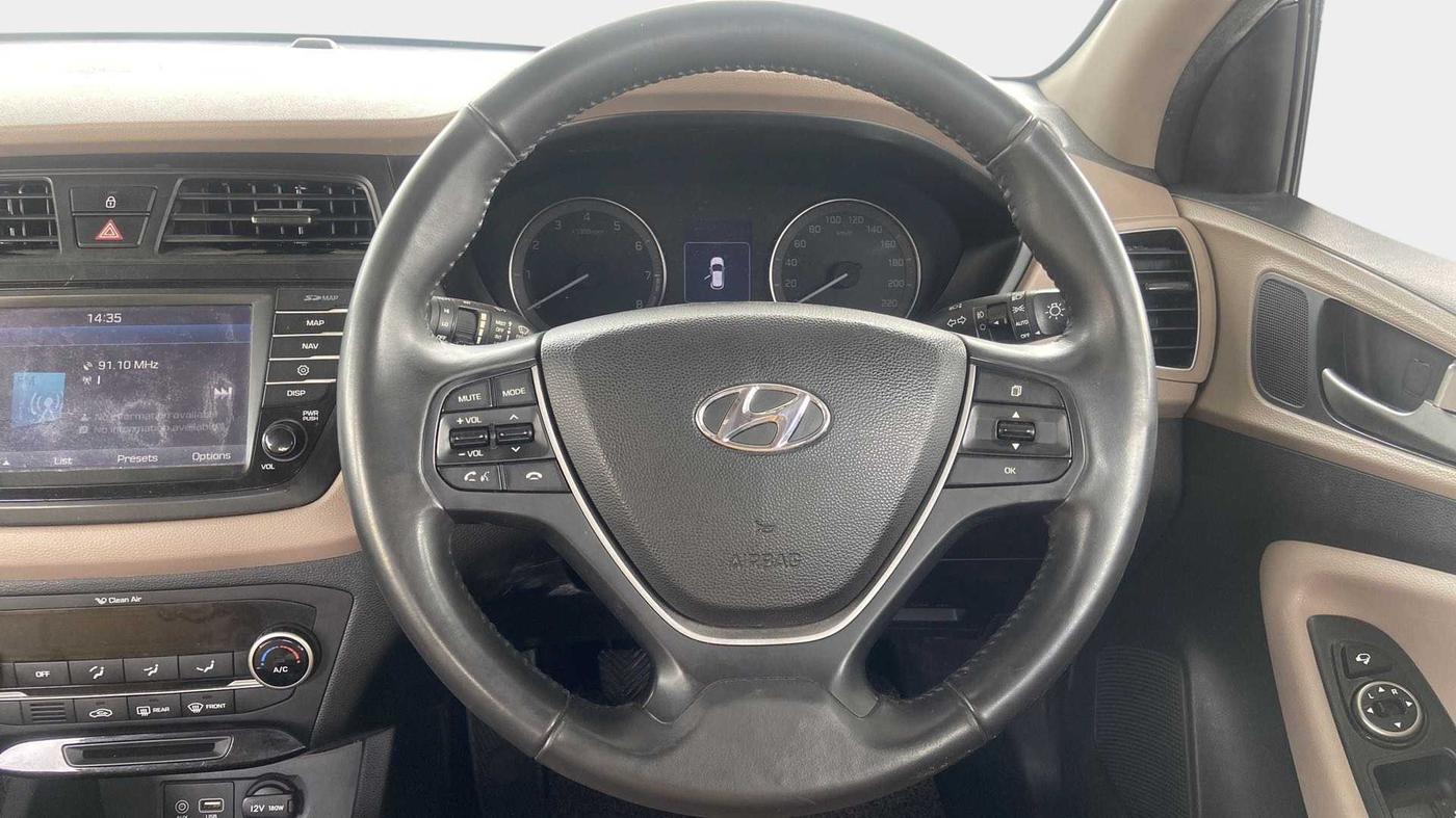 2016 Hyundai Elite i20 ASTA 1.2 (O), Petrol, Manual, 84,612 km, Steering Wheel Close Up