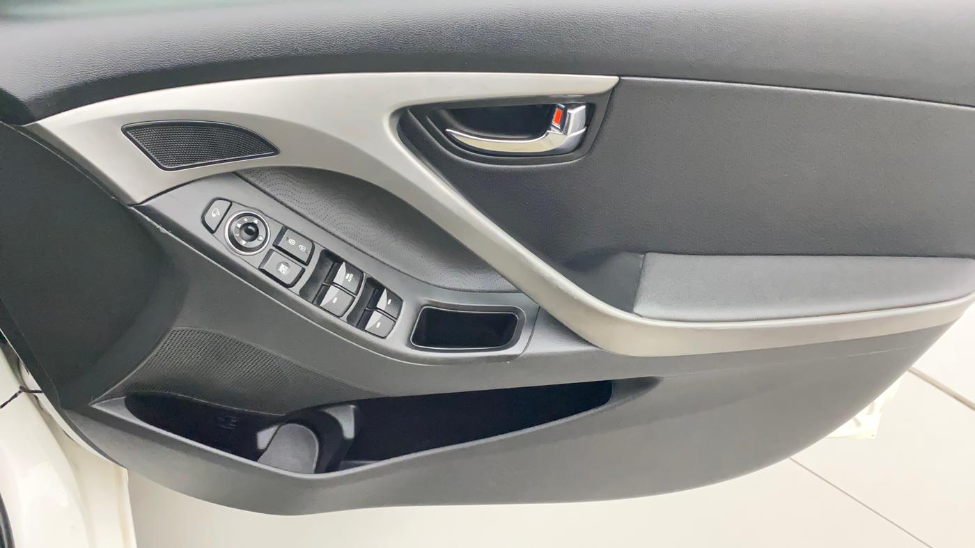 2016 Hyundai New Elantra 1.8 SX AT VTVT, Petrol, Automatic, 76,704 km, Driver Side Door Panels Control