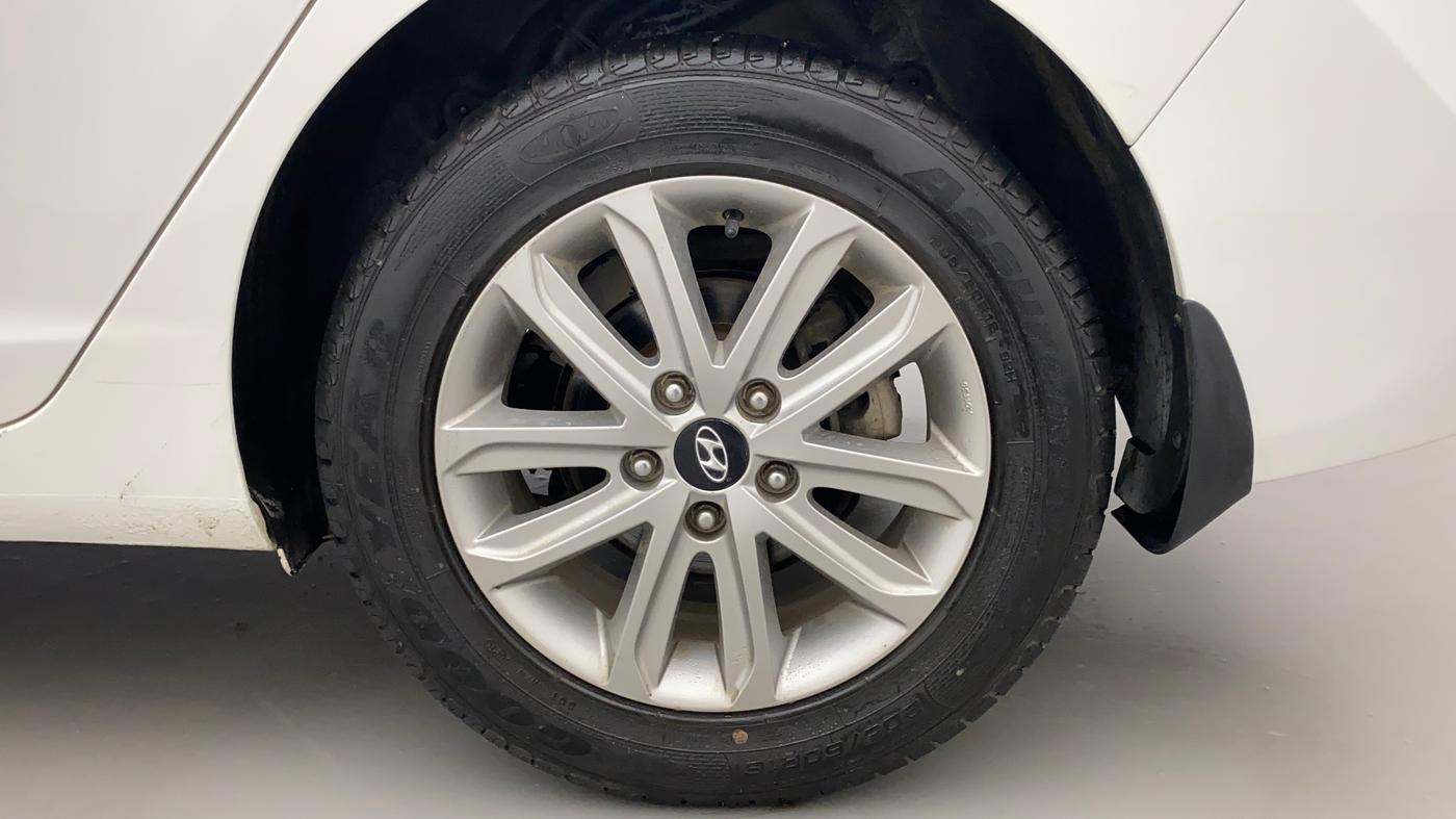 2016 Hyundai New Elantra 1.8 SX AT VTVT, Petrol, Automatic, 76,704 km, Left Rear Wheel