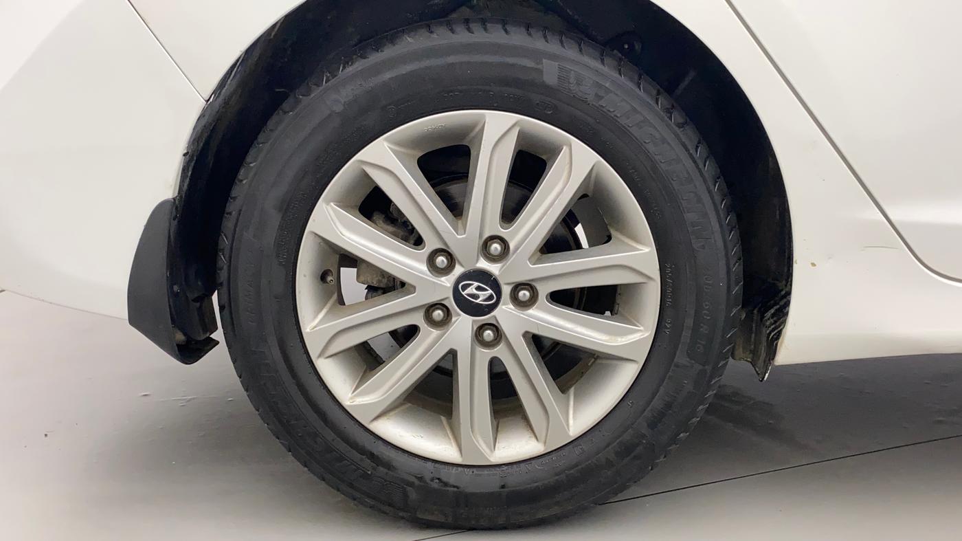 2016 Hyundai New Elantra 1.8 SX AT VTVT, Petrol, Automatic, 76,704 km, Right Rear Wheel