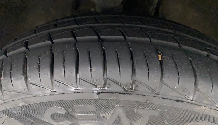 2022 Maruti Alto VXI, Petrol, Manual, 2,537 km, Right Front Tyre Tread