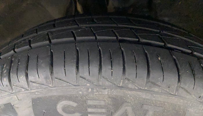 2022 Maruti Alto VXI, Petrol, Manual, 2,537 km, Left Front Tyre Tread