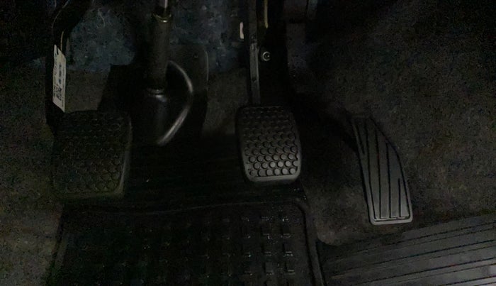 2022 Maruti Alto VXI, Petrol, Manual, 2,537 km, Pedals
