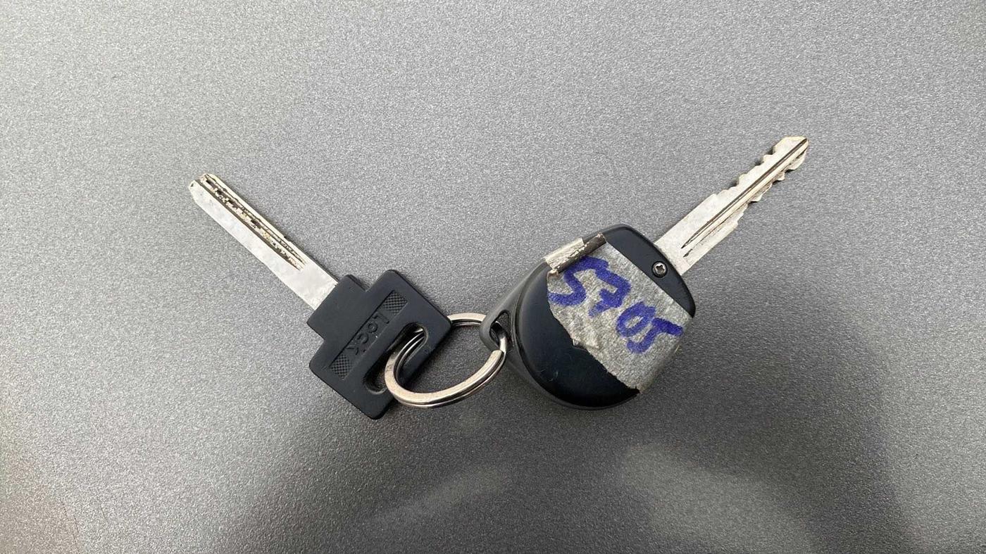 2015 Maruti Swift Dzire VXI, Petrol, Manual, 49,728 km, Key Close Up