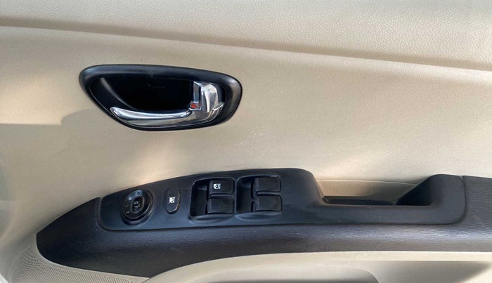 2010 Hyundai i10 ASTA 1.2, Petrol, Manual, 43,226 km, Driver Side Door Panels Control