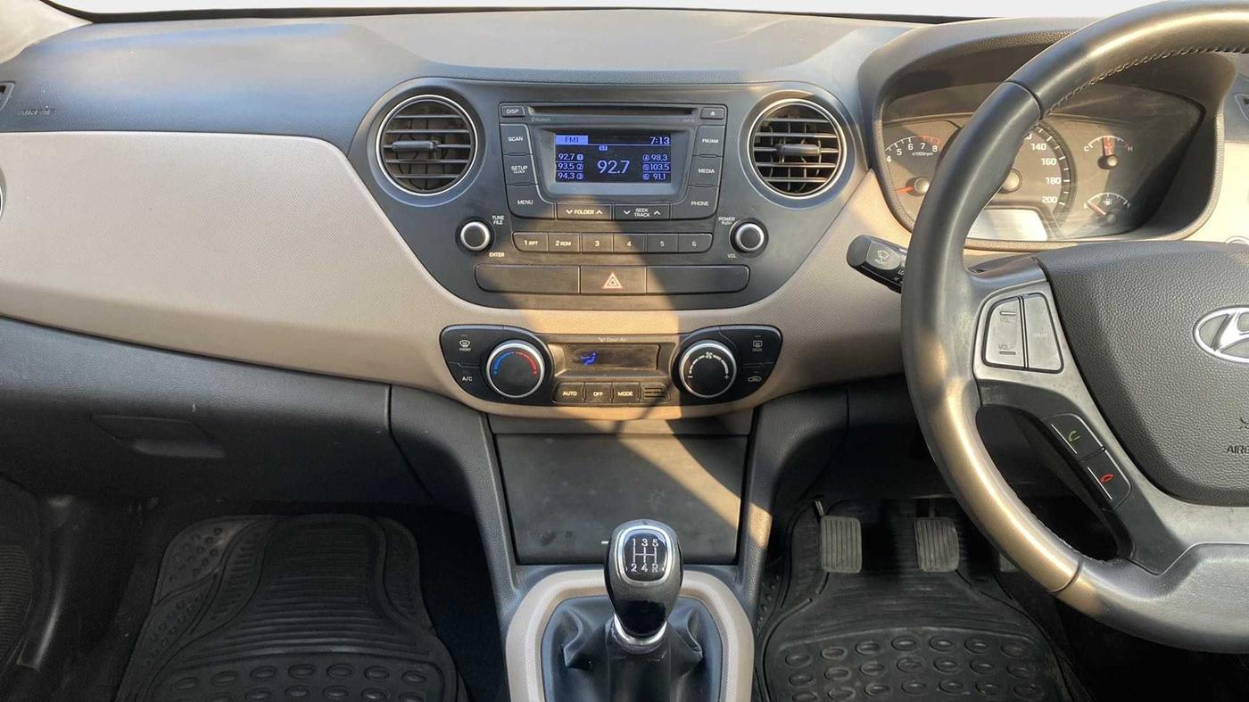 2014 Hyundai Xcent SX 1.2 (O), Petrol, Manual, 66,626 km, Air Conditioner