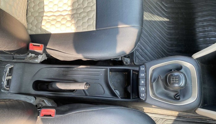 2019 Hyundai NEW SANTRO ASTA MT, Petrol, Manual, 17,902 km, Gear Lever