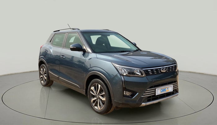 2020 Mahindra XUV300 W8 (O) 1.5 DIESEL, Diesel, Manual, 52,777 km, Right Front Diagonal