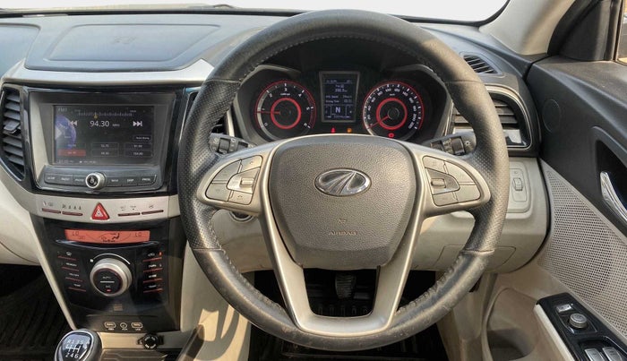 2020 Mahindra XUV300 W8 (O) 1.5 DIESEL, Diesel, Manual, 52,777 km, Steering Wheel Close Up