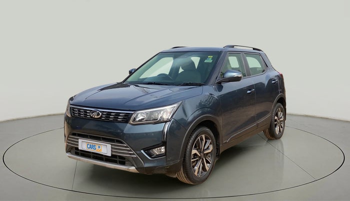 2020 Mahindra XUV300 W8 (O) 1.5 DIESEL, Diesel, Manual, 52,777 km, Left Front Diagonal