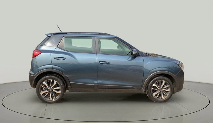 2020 Mahindra XUV300 W8 (O) 1.5 DIESEL, Diesel, Manual, 52,777 km, Right Side View