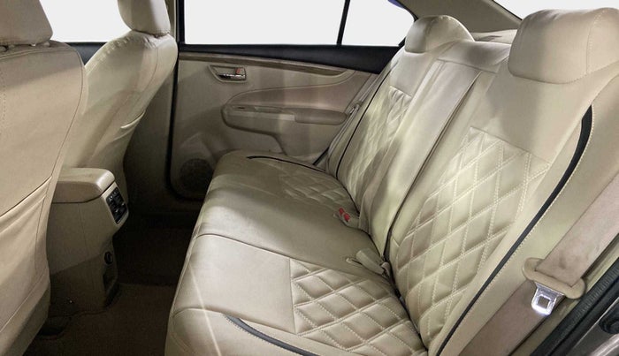 2020 Maruti Ciaz DELTA 1.5 SHVS MT PETROL, Petrol, Manual, 29,401 km, Right Side Rear Door Cabin