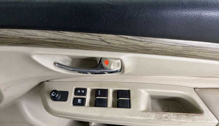 2020 Maruti Ciaz DELTA 1.5 SHVS MT PETROL, Petrol, Manual, 29,401 km, Driver Side Door Panels Control
