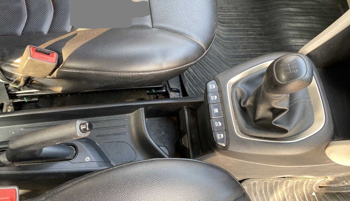 2021 Hyundai NEW SANTRO MAGNA, Petrol, Manual, 13,752 km, Gear Lever