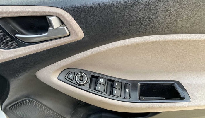 2019 Hyundai Elite i20 SPORTZ PLUS 1.2, Petrol, Manual, 47,933 km, Driver Side Door Panels Control